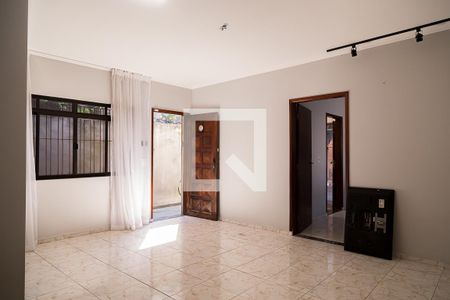 Sala de casa à venda com 3 quartos, 210m² em Vila do Encontro, São Paulo