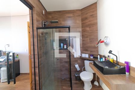 Casa à venda com 200m², 3 quartos e 2 vagasBanheiro da Suíte 03 