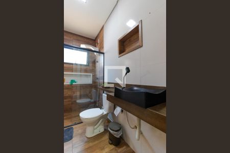 Casa à venda com 200m², 3 quartos e 2 vagasBanheiro