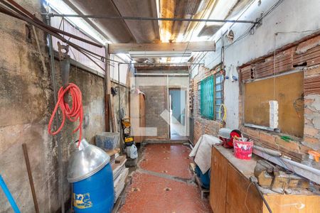 Casa à venda com 244m², 3 quartos e 2 vagasCorredor