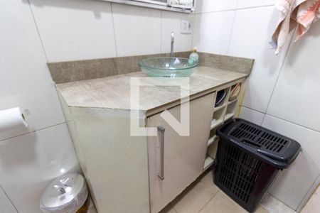 Casa à venda com 244m², 3 quartos e 2 vagasBanheiro
