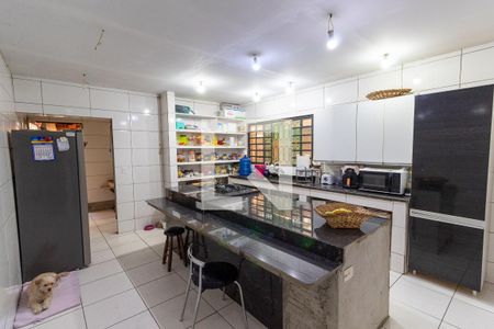 Casa à venda com 244m², 3 quartos e 2 vagasCozinha