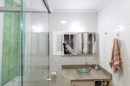 Casa à venda com 244m², 3 quartos e 2 vagasBanheiro