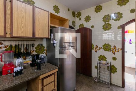 Casa para alugar com 352m², 6 quartos e 6 vagas Casa para alugar com 352m², 6 quartos e 6 vagasCozinha