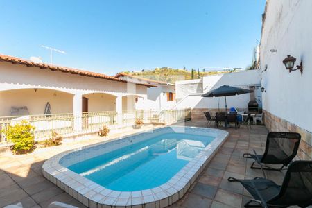 Casa para alugar com 352m², 6 quartos e 6 vagas Casa para alugar com 352m², 6 quartos e 6 vagasPiscina