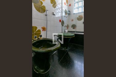 Casa para alugar com 352m², 6 quartos e 6 vagas Casa para alugar com 352m², 6 quartos e 6 vagasBanheiro da Suíte 2