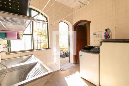 Casa para alugar com 352m², 6 quartos e 6 vagas Casa para alugar com 352m², 6 quartos e 6 vagasÁrea de Serviço