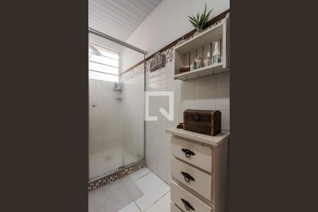Banheiro de apartamento à venda com 3 quartos, 84m² em Auxiliadora, Porto Alegre