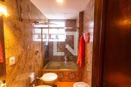 Apartamento à venda com 140m², 4 quartos e 1 vaga Apartamento à venda com 140m², 4 quartos e 1 vagaBanheiro Social