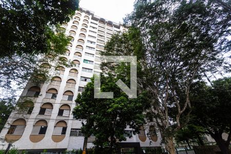 Apartamento à venda com 140m², 4 quartos e 1 vaga Apartamento à venda com 140m², 4 quartos e 1 vagaFachada