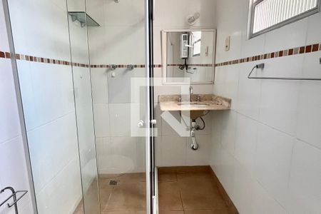 Banheiro  de kitnet/studio para alugar com 1 quarto, 30m² em Jardim Botânico, Rio de Janeiro