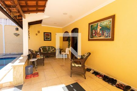 Casa para alugar com 670m², 4 quartos e 4 vagas Casa para alugar com 670m², 4 quartos e 4 vagasVaranda