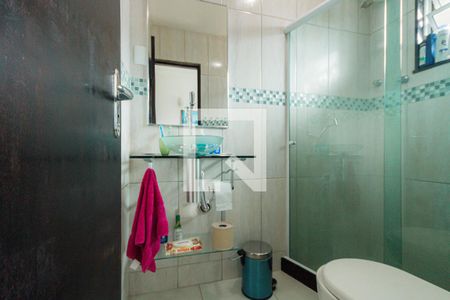 Casa de condomínio à venda com 284m², 4 quartos e 4 vagasBanheiro Social 2