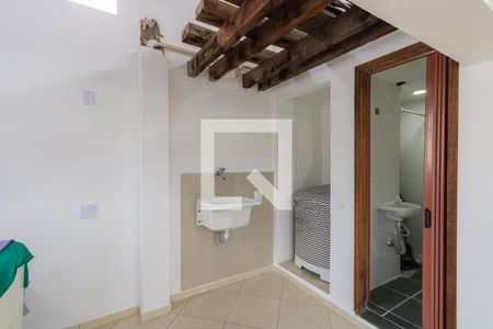 Casa de condomínio à venda com 284m², 4 quartos e 4 vagasLavanderia