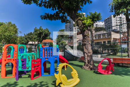 Casa de condomínio à venda com 284m², 4 quartos e 4 vagasPlayground