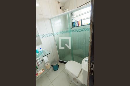 Casa de condomínio à venda com 284m², 4 quartos e 4 vagasBanheiro Social 2