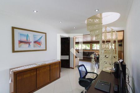 Casa de condomínio à venda com 284m², 4 quartos e 4 vagasEscritório