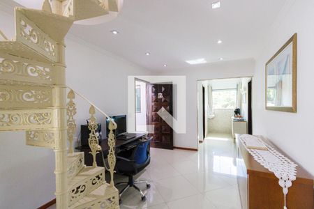 Casa de condomínio à venda com 284m², 4 quartos e 4 vagasEscritório