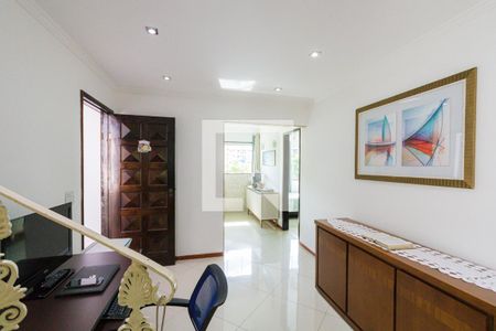 Casa de condomínio à venda com 284m², 4 quartos e 4 vagasEscritório