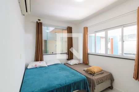 Casa de condomínio à venda com 284m², 4 quartos e 4 vagasQuarto 2