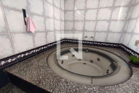 Casa para alugar com 150m², 4 quartos e 3 vagas Casa para alugar com 150m², 4 quartos e 3 vagasBanheiro da Suíte