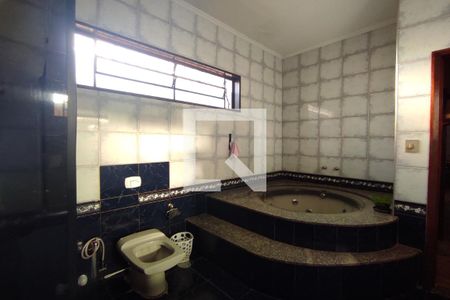 Casa para alugar com 150m², 4 quartos e 3 vagas Casa para alugar com 150m², 4 quartos e 3 vagasBanheiro da Suíte
