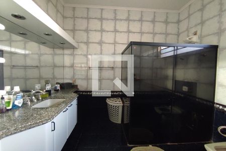 Casa para alugar com 150m², 4 quartos e 3 vagas Casa para alugar com 150m², 4 quartos e 3 vagasBanheiro da Suíte