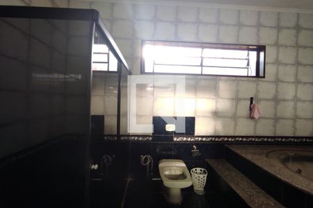 Casa para alugar com 150m², 4 quartos e 3 vagas Casa para alugar com 150m², 4 quartos e 3 vagasBanheiro da Suíte