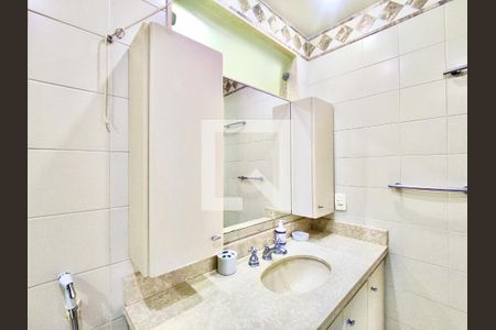 Apartamento à venda com 100m², 2 quartos e sem vagaBanheiro social 