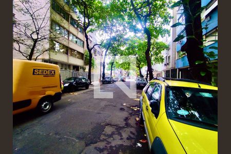 Apartamento à venda com 100m², 2 quartos e sem vagaVista da Rua