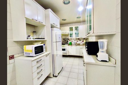 Apartamento à venda com 100m², 2 quartos e sem vagaCopa / Cozinha 