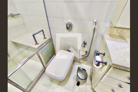 Apartamento à venda com 100m², 2 quartos e sem vagaBanheiro social 