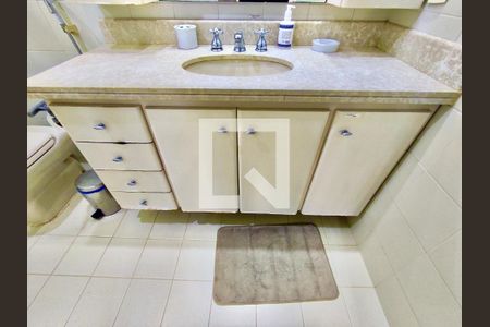 Apartamento à venda com 100m², 2 quartos e sem vagaBanheiro social 