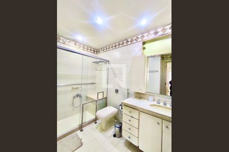 Apartamento à venda com 100m², 2 quartos e sem vagaBanheiro social 