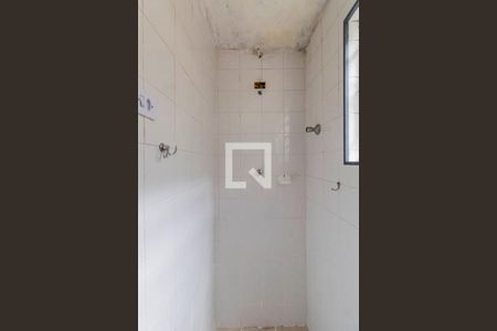 Banheiro  de casa para alugar com 1 quarto, 50m² em Vila Nhocuné, São Paulo