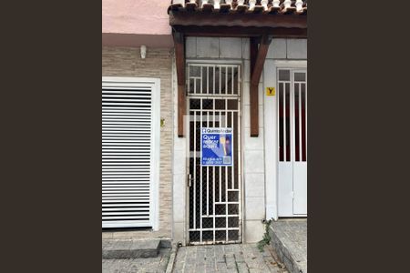 Fachada de casa para alugar com 2 quartos, 85m² em Vila Paulo Silas, São Paulo