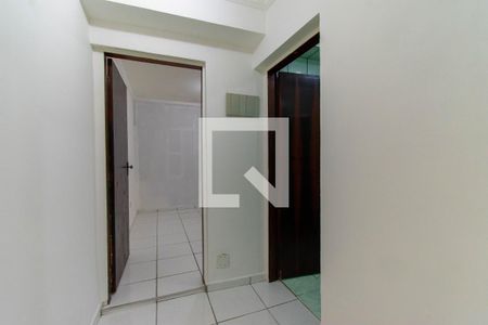 Hall  de casa para alugar com 2 quartos, 85m² em Vila Paulo Silas, São Paulo