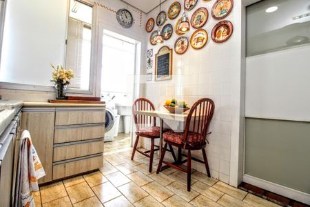 Apartamento à venda com 166m², 4 quartos e 2 vagasCozinha