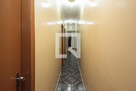 Corredor de casa à venda com 5 quartos, 200m² em Vila Fátima, São Paulo