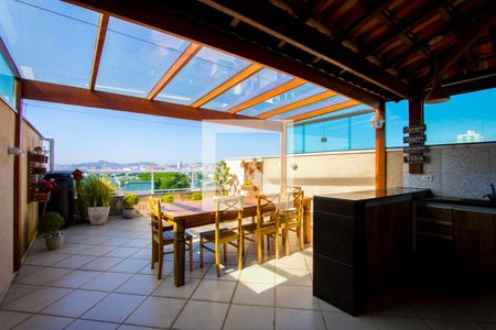 Apartamento à venda com 108m², 2 quartos e 3 vagas Apartamento à venda com 108m², 2 quartos e 3 vagasEspaço gourmet