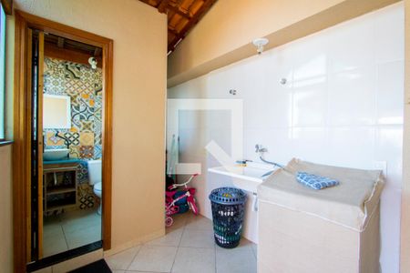 Apartamento à venda com 108m², 2 quartos e 3 vagas Apartamento à venda com 108m², 2 quartos e 3 vagasÁrea de serviço