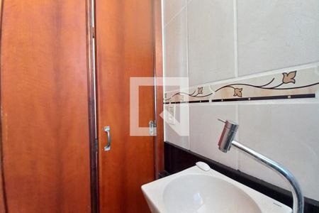 Apartamento à venda com 48m², 2 quartos e 1 vaga Apartamento à venda com 48m², 2 quartos e 1 vagaBanheiro