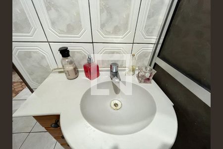 Casa à venda com 138m², 2 quartos e 2 vagas Casa à venda com 138m², 2 quartos e 2 vagasBanheiro