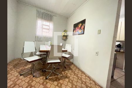 Casa à venda com 138m², 2 quartos e 2 vagas Casa à venda com 138m², 2 quartos e 2 vagasSala de Jantar