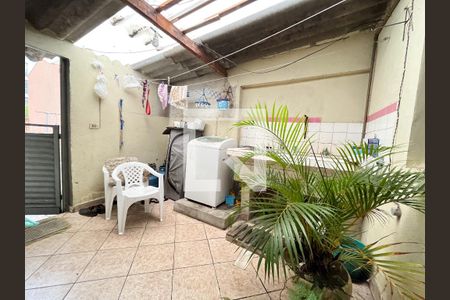 Casa à venda com 138m², 2 quartos e 2 vagas Casa à venda com 138m², 2 quartos e 2 vagasÁrea de Serviço