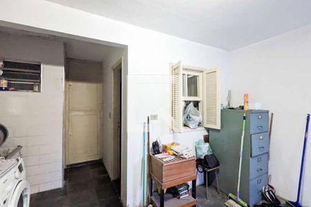 Casa à venda com 220m², 2 quartos e 2 vagas Casa à venda com 220m², 2 quartos e 2 vagasÁrea de serviço