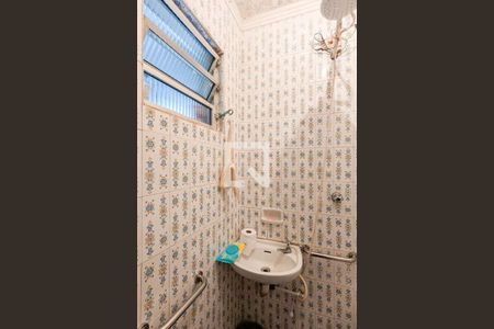 Casa à venda com 220m², 2 quartos e 2 vagas Casa à venda com 220m², 2 quartos e 2 vagasBanheiro de serviço