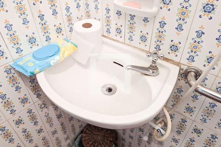 Casa à venda com 220m², 2 quartos e 2 vagas Casa à venda com 220m², 2 quartos e 2 vagasBanheiro de serviço