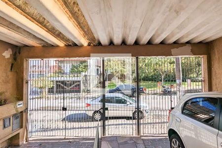 Casa à venda com 220m², 2 quartos e 2 vagas Casa à venda com 220m², 2 quartos e 2 vagasGaragem