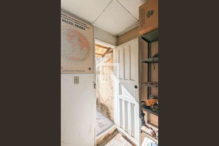 Casa à venda com 220m², 2 quartos e 2 vagas Casa à venda com 220m², 2 quartos e 2 vagasAnexo